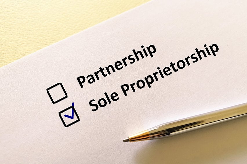 Sole Proprietorship vs Partnership: What’s the Difference