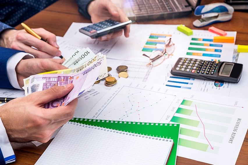 How To Track Your Small Business Expenses (4 Easy Tips)